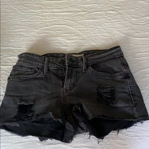 Levi black jean short